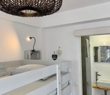 Almograve Hostal | Almograve Beach Hostel