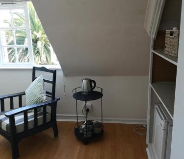 Somerset West Cama Y Desayuno | Almond Cottage Bed & Breakfast