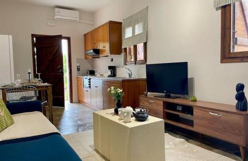 Livadia Casa | almond home