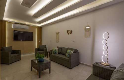 Suwailih Chalet De Esquí | Almond villa and farm