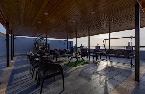 Suwailih Chalet De Esquí | Almond villa and farm