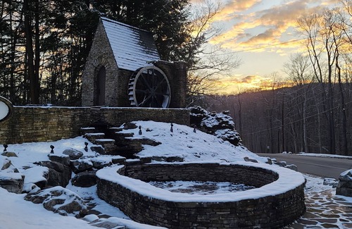 Rockwood Cabina | Almost Heaven! Minutes to Seven Springs.