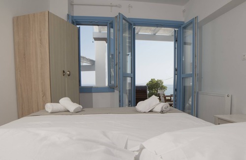 Skiros Casa | Almyra Guesthouses