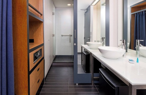 Downtown Asheville Hotel | Aloft Asheville Downtown