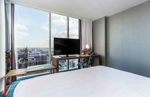 Downtown Austin Hotel | Aloft Austin Downtown