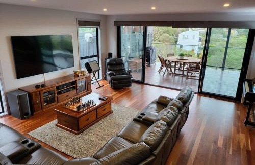 Rye Casa | Alogara House, Modern, 6 bedrooms with hot tub and views