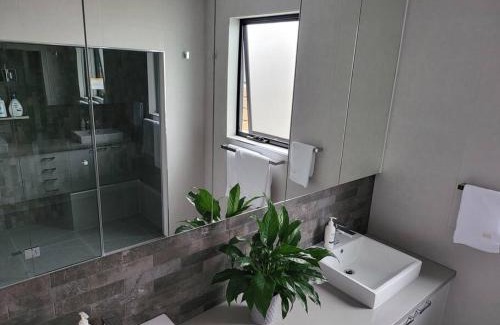 Rye Casa | Alogara House, Modern, 6 bedrooms with hot tub and views