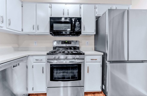Woodstone Casa | Aloha: 4Br Private Pool Tiki Bar & Game Lounge!