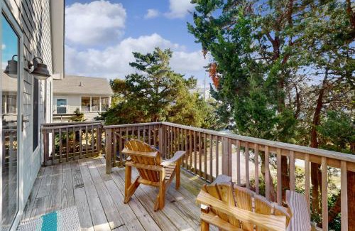 Avon Casa | Aloha Banks