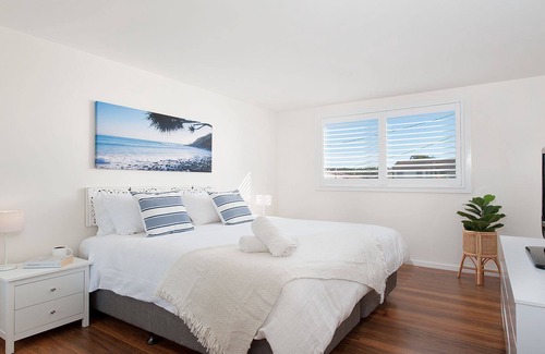 Fingal Bay Villa | Aloha Beach House – Stay 3, Pay 2