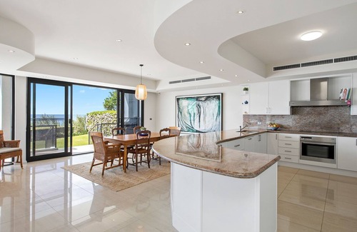 Noraville Casa | Aloha beachfront Beauty - 13 Elizabeth Dr
