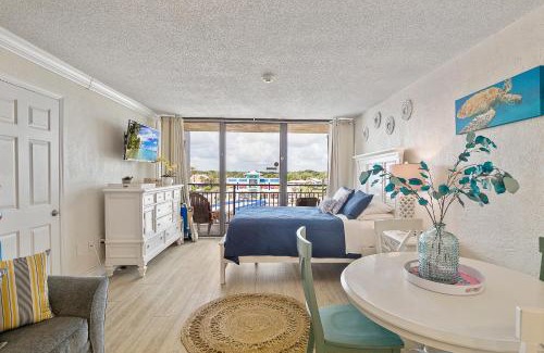 Daytona Beach Shores Apartamento | Aloha Hibiscus Room,Sunset Views - Hawaiian Inn Beach Resort