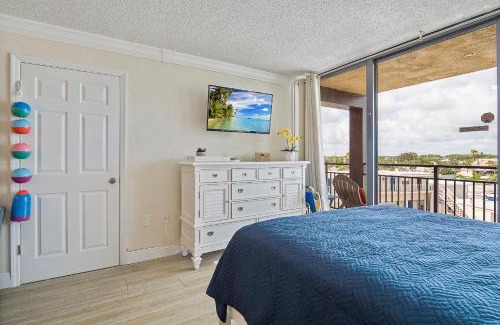 Daytona Beach Shores Apartamento | Aloha Hibiscus Room,Sunset Views - Hawaiian Inn Beach Resort