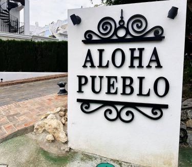 Marbella Apartamento | Aloha Pueblo, Garden , Rooftop View Marbella 3-Storey Townhouse