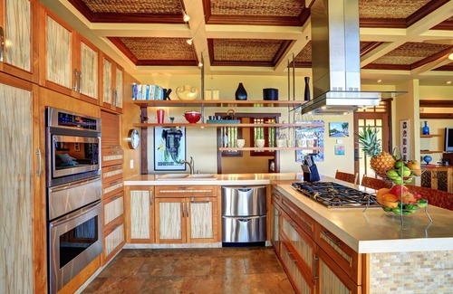 Historic Lahaina Front Street Casa | Aloha Spirit Maui 2 Bedroom Home by RedAwning