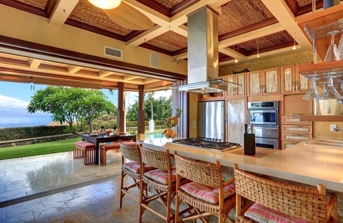 Historic Lahaina Front Street Casa | Aloha Spirit Maui 2 Bedroom Home by RedAwning
