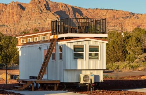 Apple Valley Casa | Aloha Tiny Home