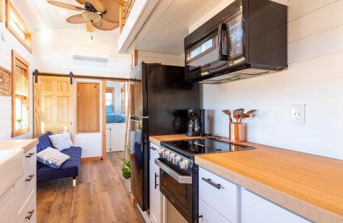 Apple Valley Casa | Aloha Tiny Home