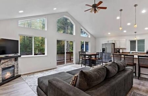Alyeska Casa | AlohAlaska Lodge - 5 Bedroom - Close to Ski Lifts