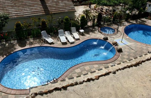 Mecina Bombaron Apartamento | Aloj. Rural Algaida 4 personas con Spa y piscina