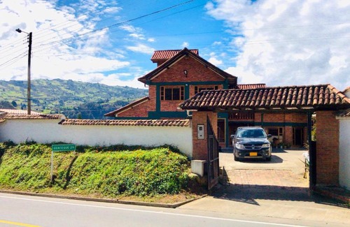 Macheta Casa | Alojamiento Blue Sky
