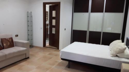 El Prat de Llobregat Casa | Alojamiento independiente de invitados el Olivo