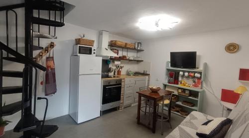 Arenas Chalet De Esquí | Alojamiento Rural Casa Águila con piscina privada para 6 personas