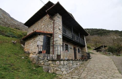 Peñamellera Baja Chalet De Esquí | Alojamiento Rural Casa La Mata.