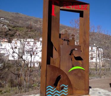 Trevelez Apartamento | Alojamiento rural con vistas al rio Trevelez