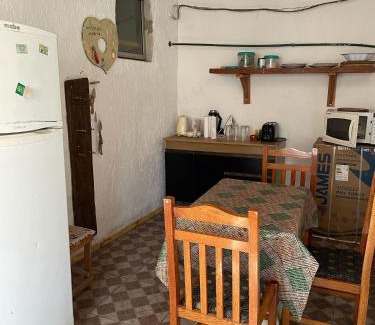 Chuy Apartamento | Alojamiento Sencillo EYO con Baño Privado