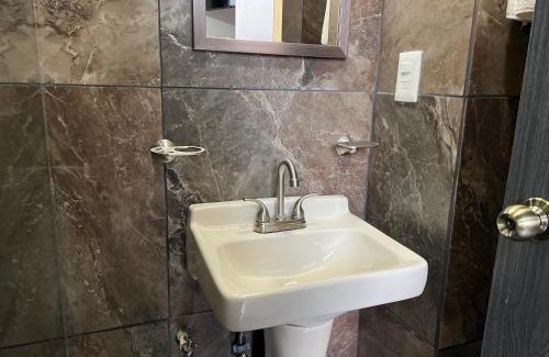 Guadalajara Apartamento | Alojamiento Suite con Aire Acondicionado y Estacionamiento ubicado a 1 cuadra del Parian en Centro Tlaquepaque Privada e Independiente