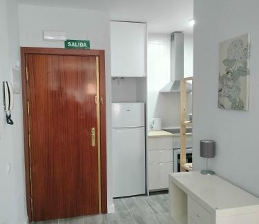 Alcalá de Henares Apartamento | Alojamiento Turístico Las Cigüeñas