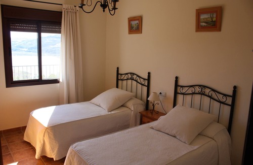 Viñuela Casa | Alojamientos Huetor
