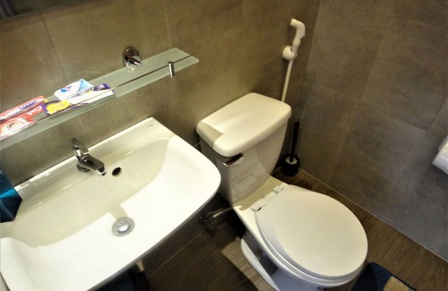 Puerto Princesa City Centre Hotel | Alon Travelers Lodge