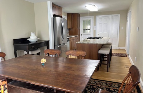 Middlefield Casa | Alongside ski area. Charming house in Middlefield, 2 hrs from NY or Boston
