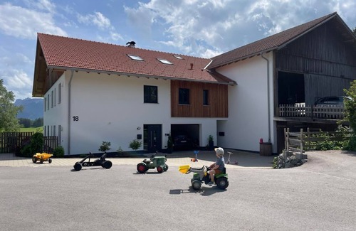 Nesselwang Apartamento | Alpen Panoramahof - vacation apartment, 2 bedrooms, bath + shower/WC