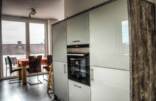 Bodolz Apartamento | "Alpenblick 3 - Apartamento vacacional" con vistas a la montaña, Wi-Fi y balcón.