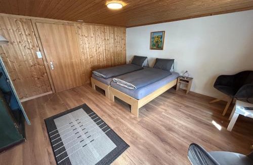 Zweisimmen Nr Gstaad Apartamento | Alpenchalet Spiher-Studio und ein weiteres Schlafzimmer