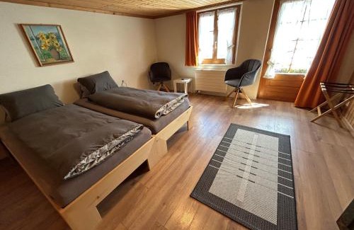 Zweisimmen Nr Gstaad Apartamento | Alpenchalet Spiher-Studio und ein weiteres Schlafzimmer
