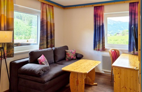 Bad Gastein Cabaña | Habitación doble con vistas a la montaña, ducha, aseo, balcón - Alpenpension GASTEIN