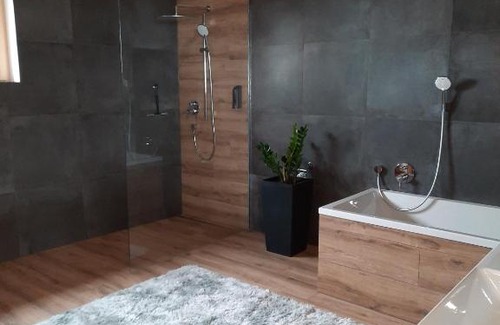 Schroecken Apartamento | Alpha Apartment