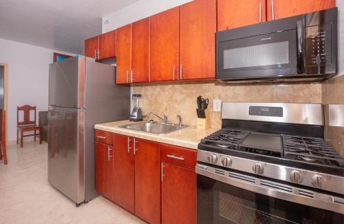 Antoneys Cay Apartamento | Alpha's Place - Unit 3C