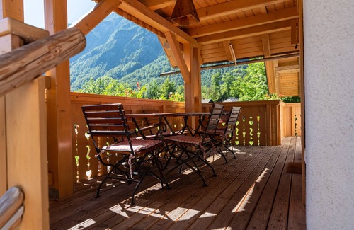Ukanc Apartamento | ALPIK Chalets - Bohinj - A5 - Duplex Three-Bedroom App - Balcony - Fireplace