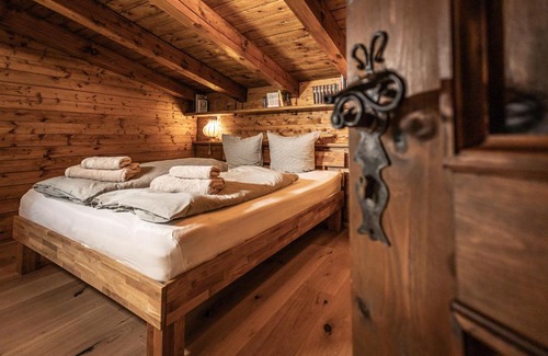 Bad Ischl Casa | Alpin-Chalet in Alleinlage in Bad Ischl - Wald, Kamin, Sauna & Badeplatz