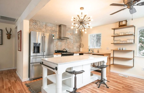Incline Village Cabina | Incline Village Cabin ubicado en los pinos | Lake Tahoe Escape ❤ por AvantStay