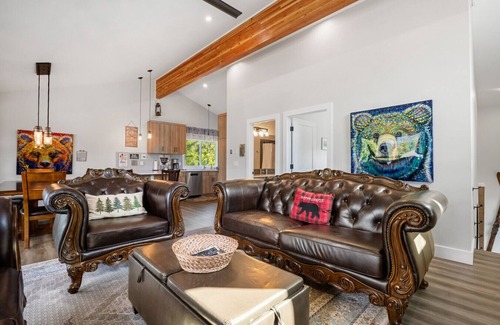 East Kootenay Apartamento | Alpine Bliss | Beach Access | Sauna | Fireplace