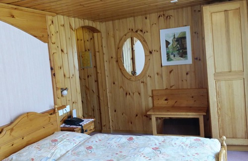 Taesch Hotel | Alpine Budget Rooms by Täscherhof