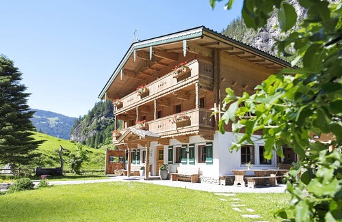 Mayrhofen Chalet De Esquí | Chalet alpino Lacknerbrunn hasta 21 personas con vistas a la montaña