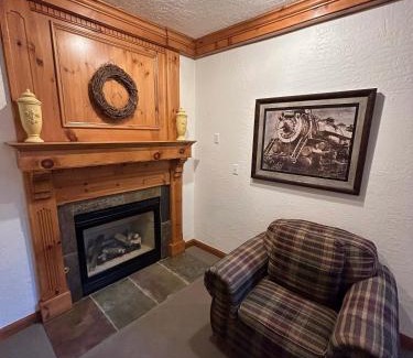 Midway Villa | Alpine chalet sleeps 8 3br2.5ba train tickets