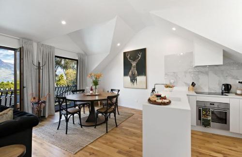 Sunshine Bay Casa | Alpine Cottage
